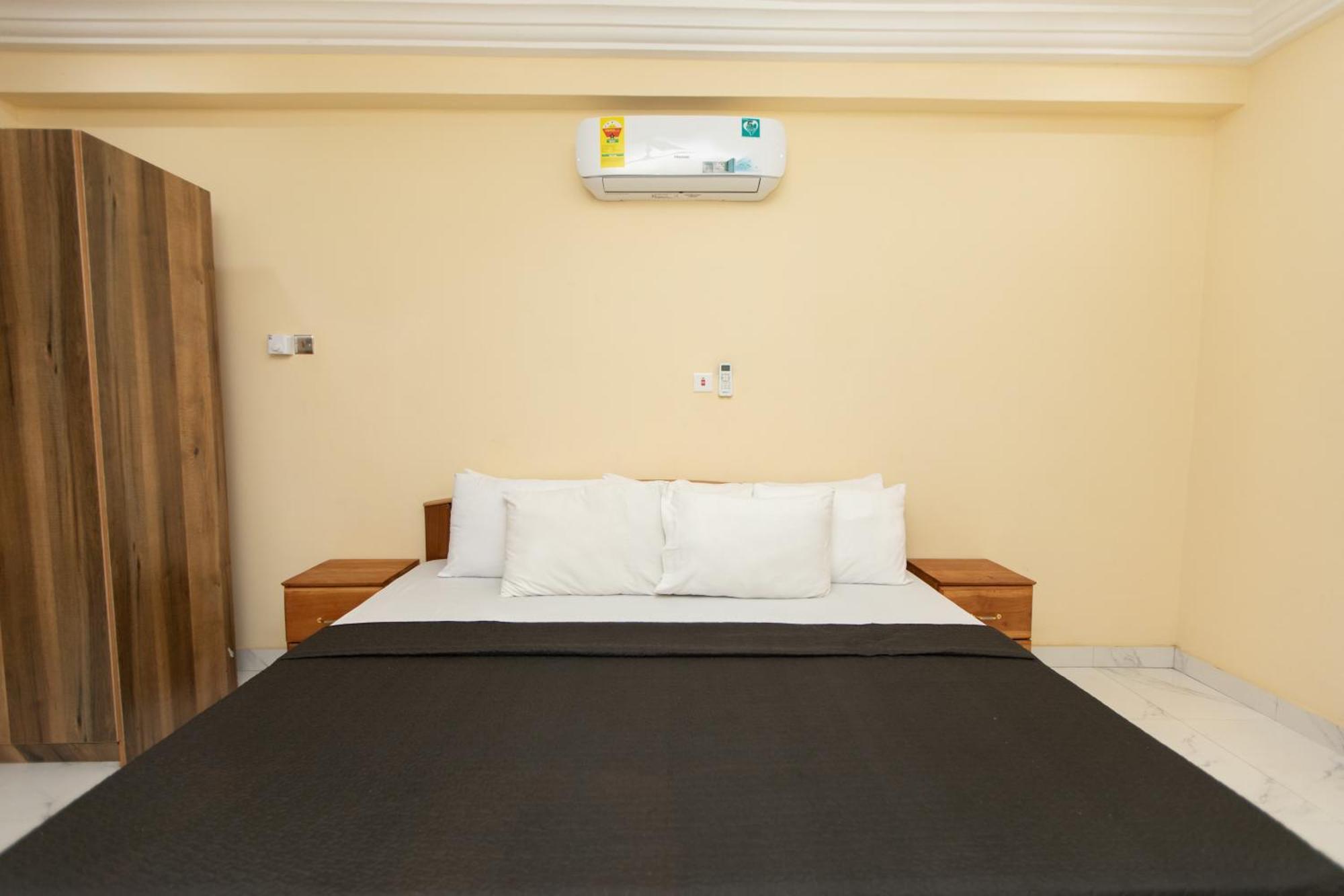Washington Apartments - Just 25Mins Drive From The Airport Kwashieman Екстериор снимка
