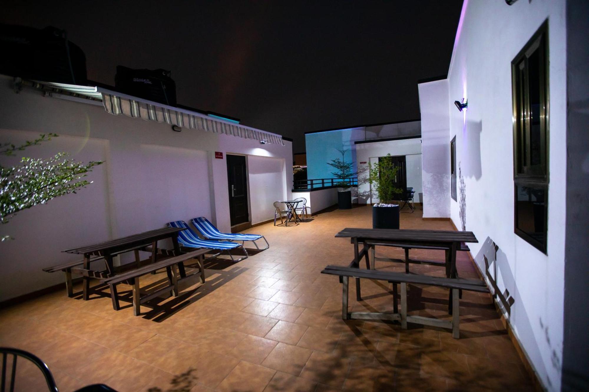 Washington Apartments - Just 25Mins Drive From The Airport Kwashieman Екстериор снимка