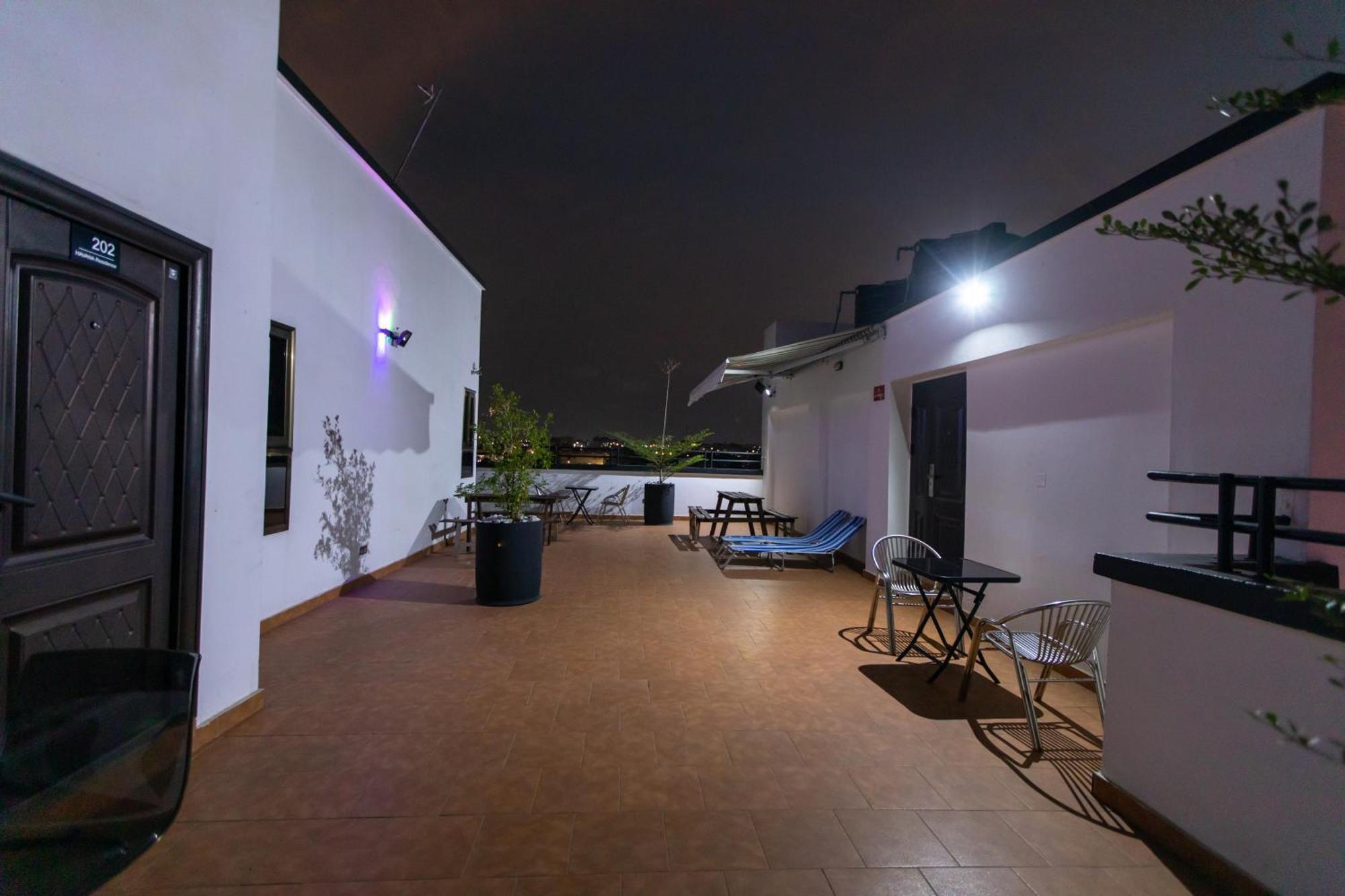 Washington Apartments - Just 25Mins Drive From The Airport Kwashieman Екстериор снимка