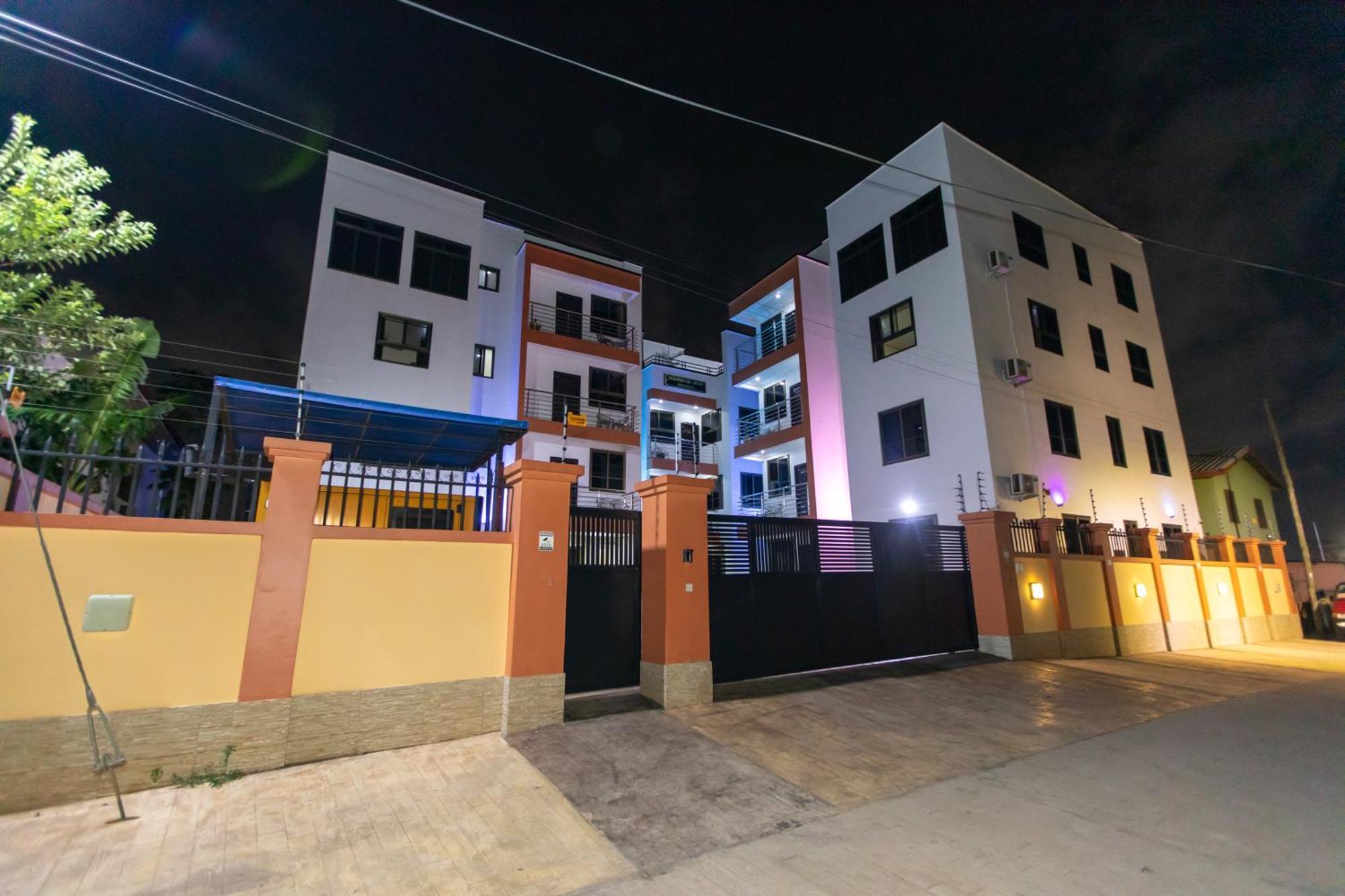 Washington Apartments - Just 25Mins Drive From The Airport Kwashieman Екстериор снимка
