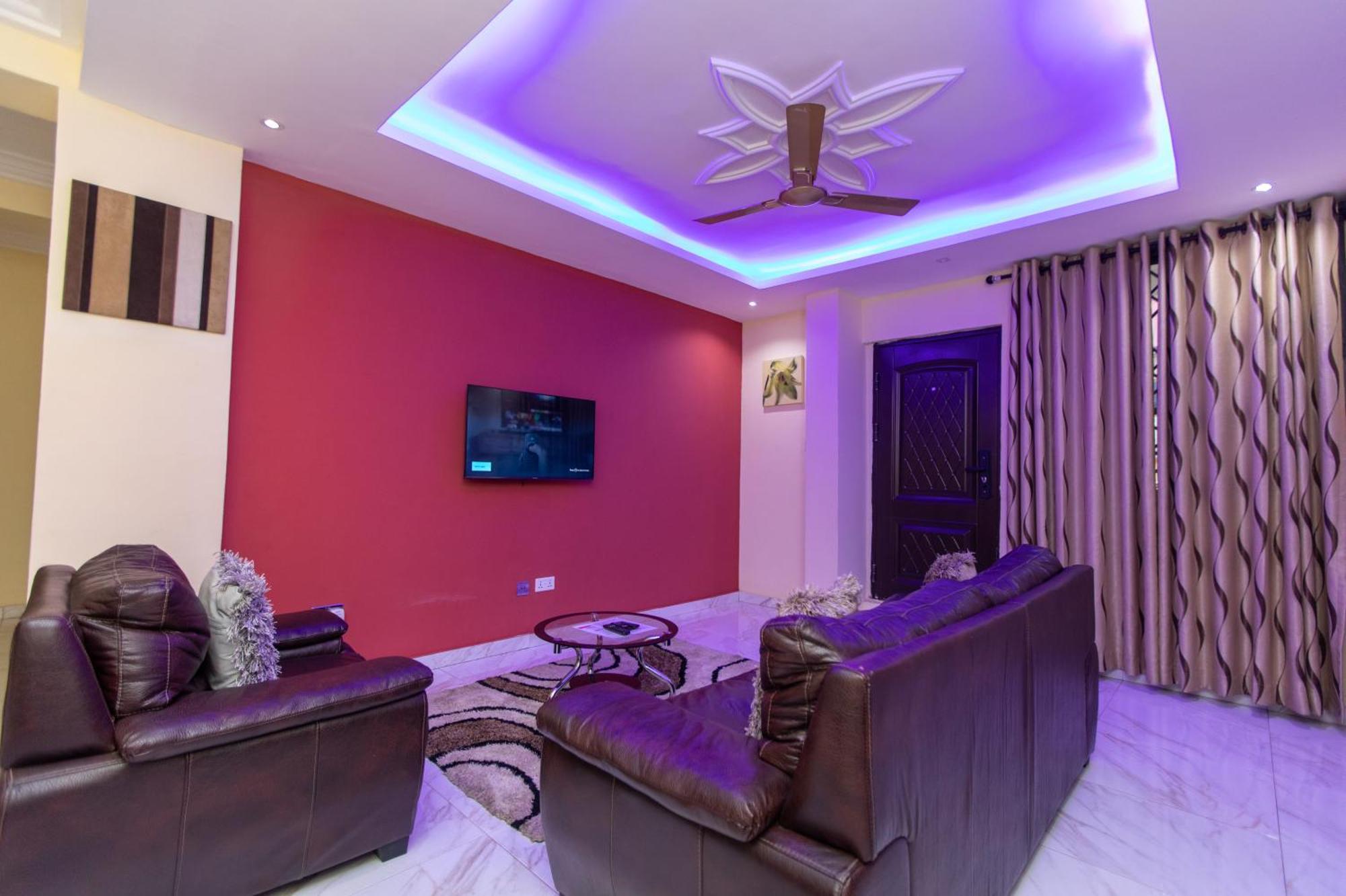 Washington Apartments - Just 25Mins Drive From The Airport Kwashieman Екстериор снимка