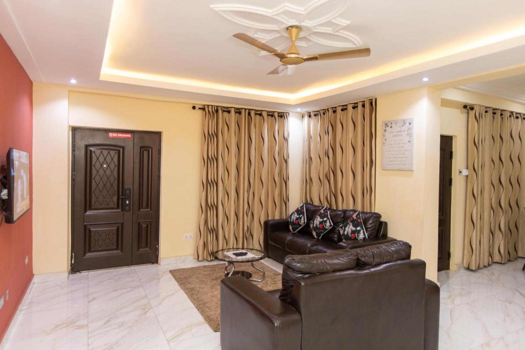 Washington Apartments - Just 25Mins Drive From The Airport Kwashieman Екстериор снимка