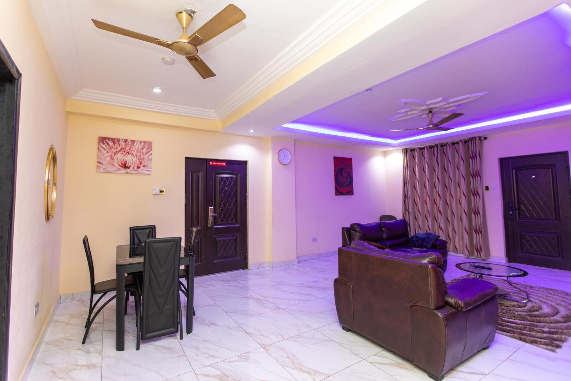 Washington Apartments - Just 25Mins Drive From The Airport Kwashieman Екстериор снимка