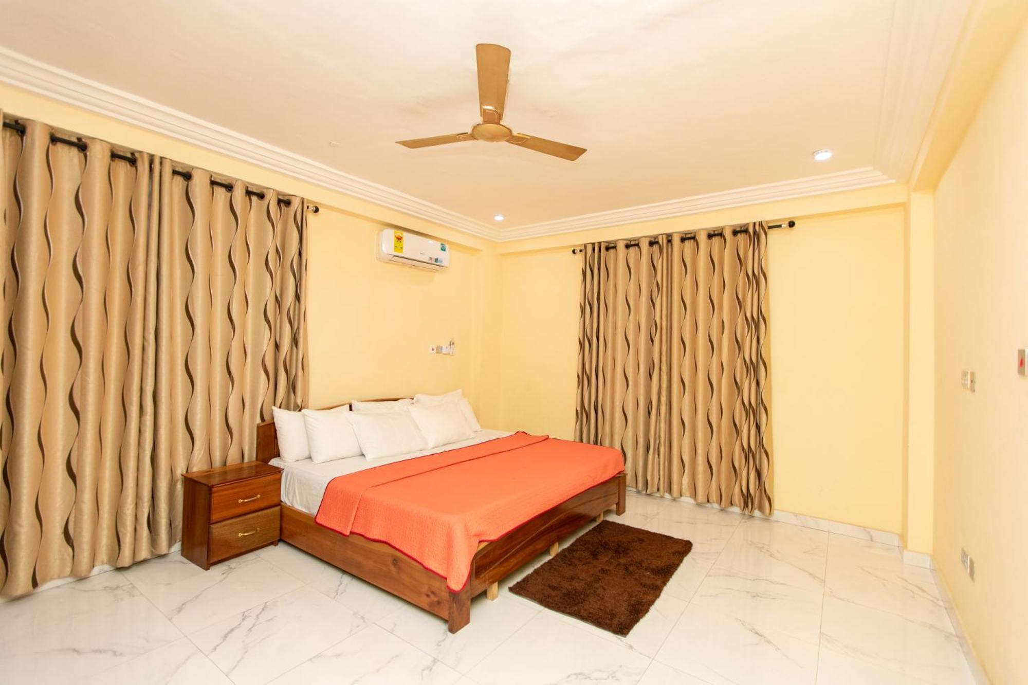 Washington Apartments - Just 25Mins Drive From The Airport Kwashieman Екстериор снимка