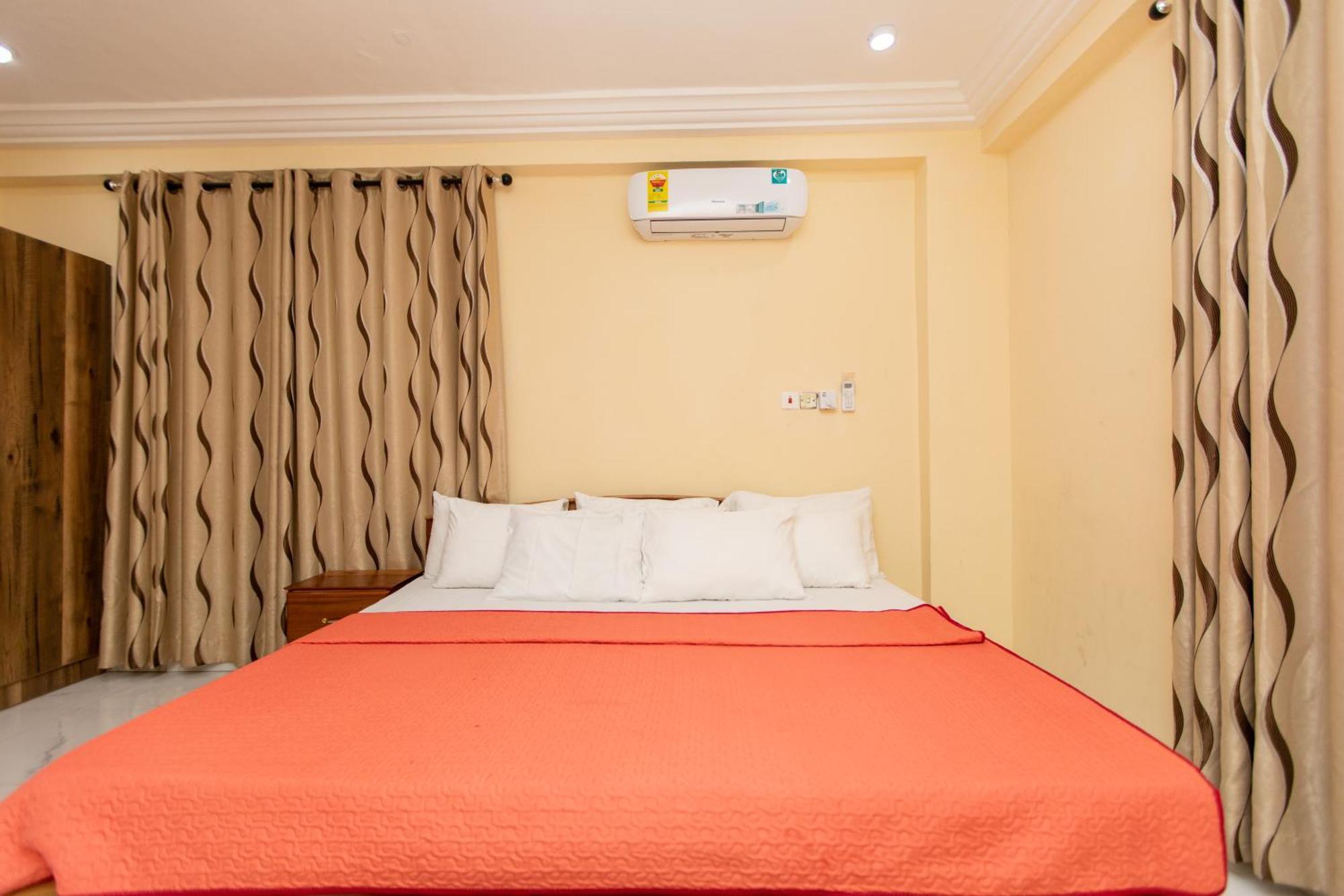 Washington Apartments - Just 25Mins Drive From The Airport Kwashieman Екстериор снимка
