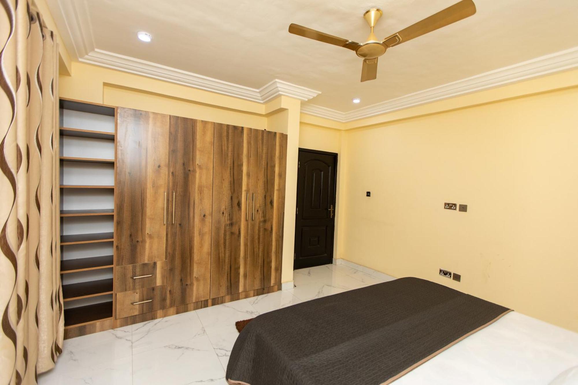 Washington Apartments - Just 25Mins Drive From The Airport Kwashieman Екстериор снимка