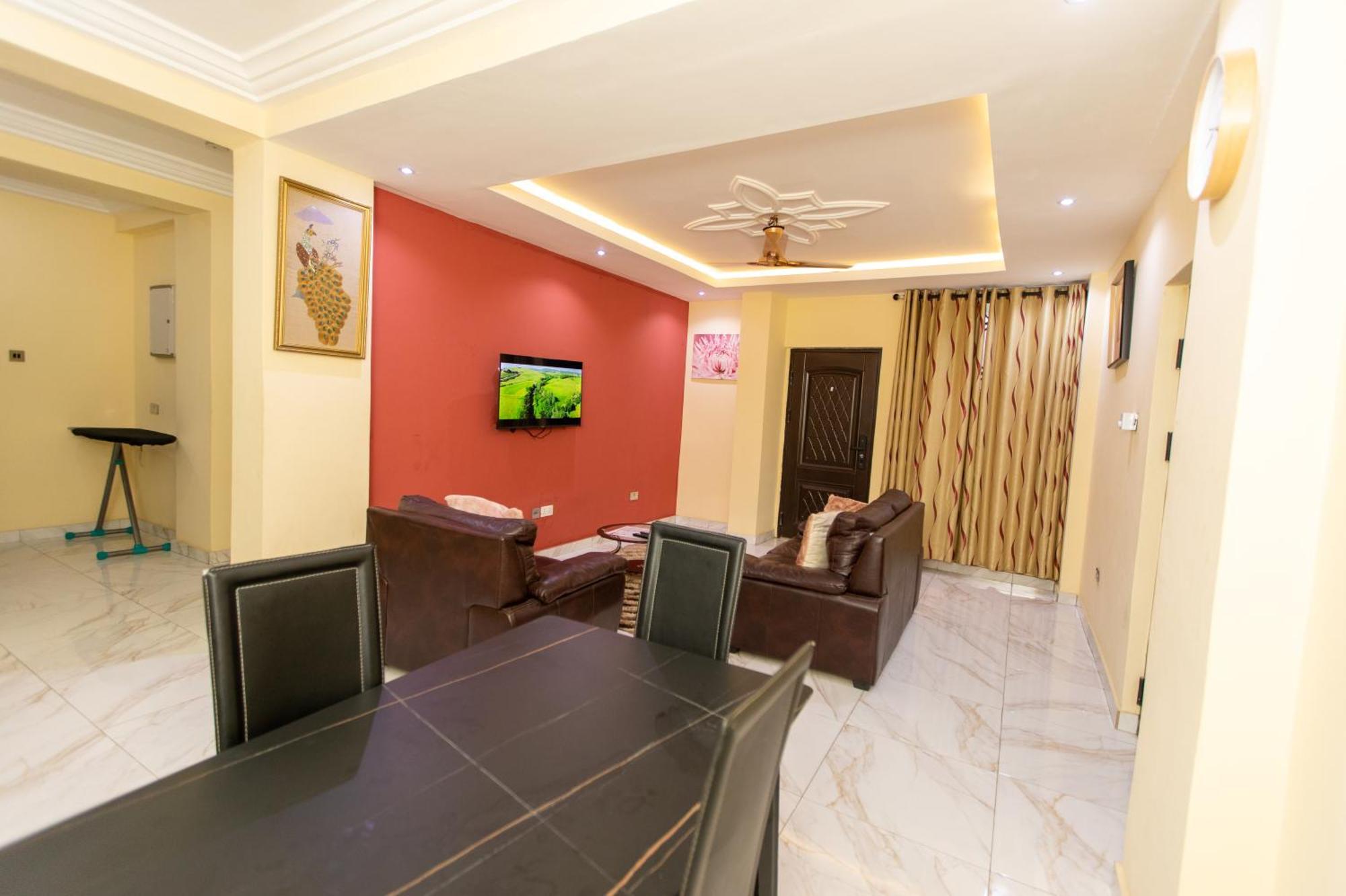 Washington Apartments - Just 25Mins Drive From The Airport Kwashieman Екстериор снимка