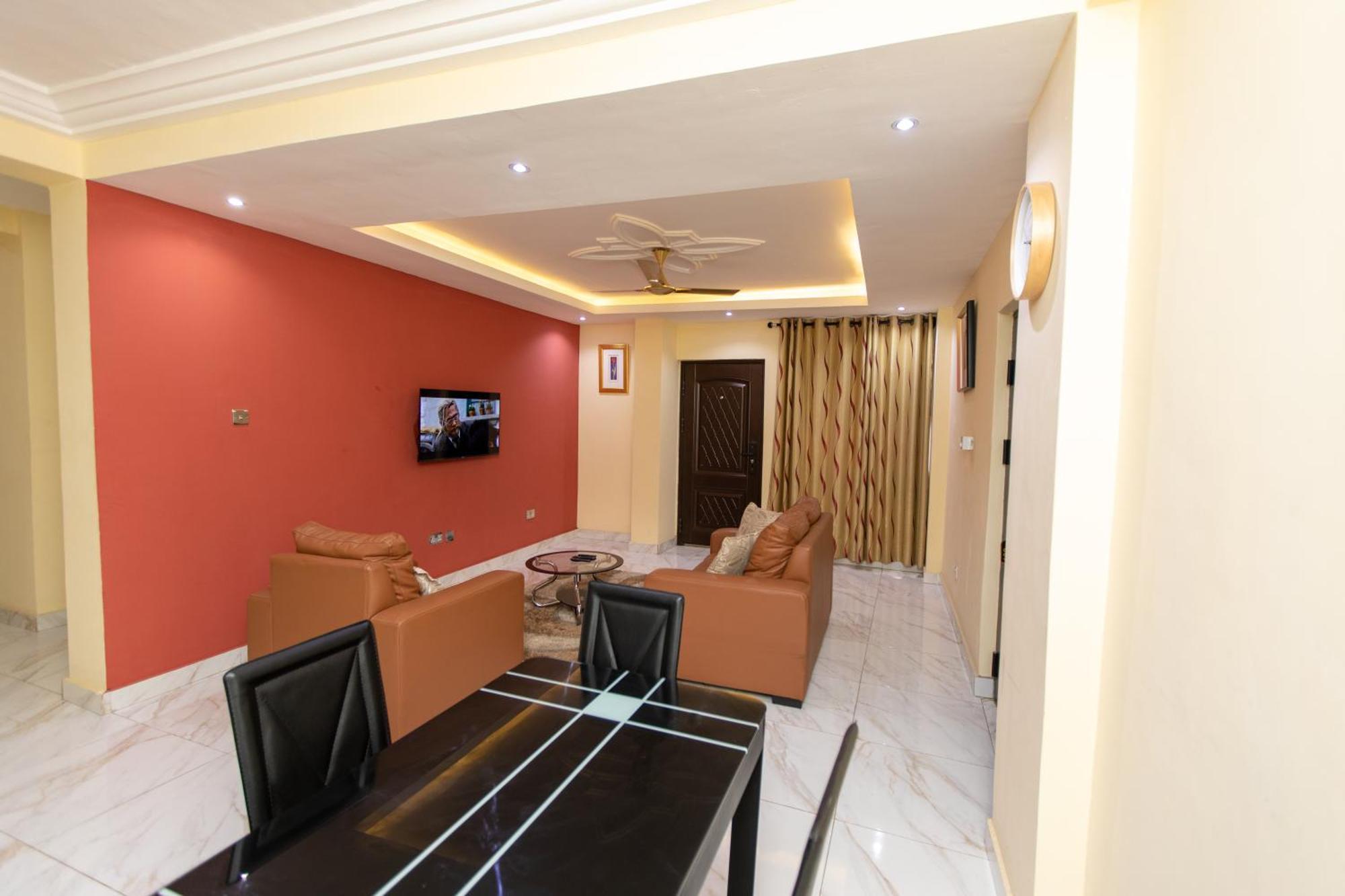 Washington Apartments - Just 25Mins Drive From The Airport Kwashieman Екстериор снимка