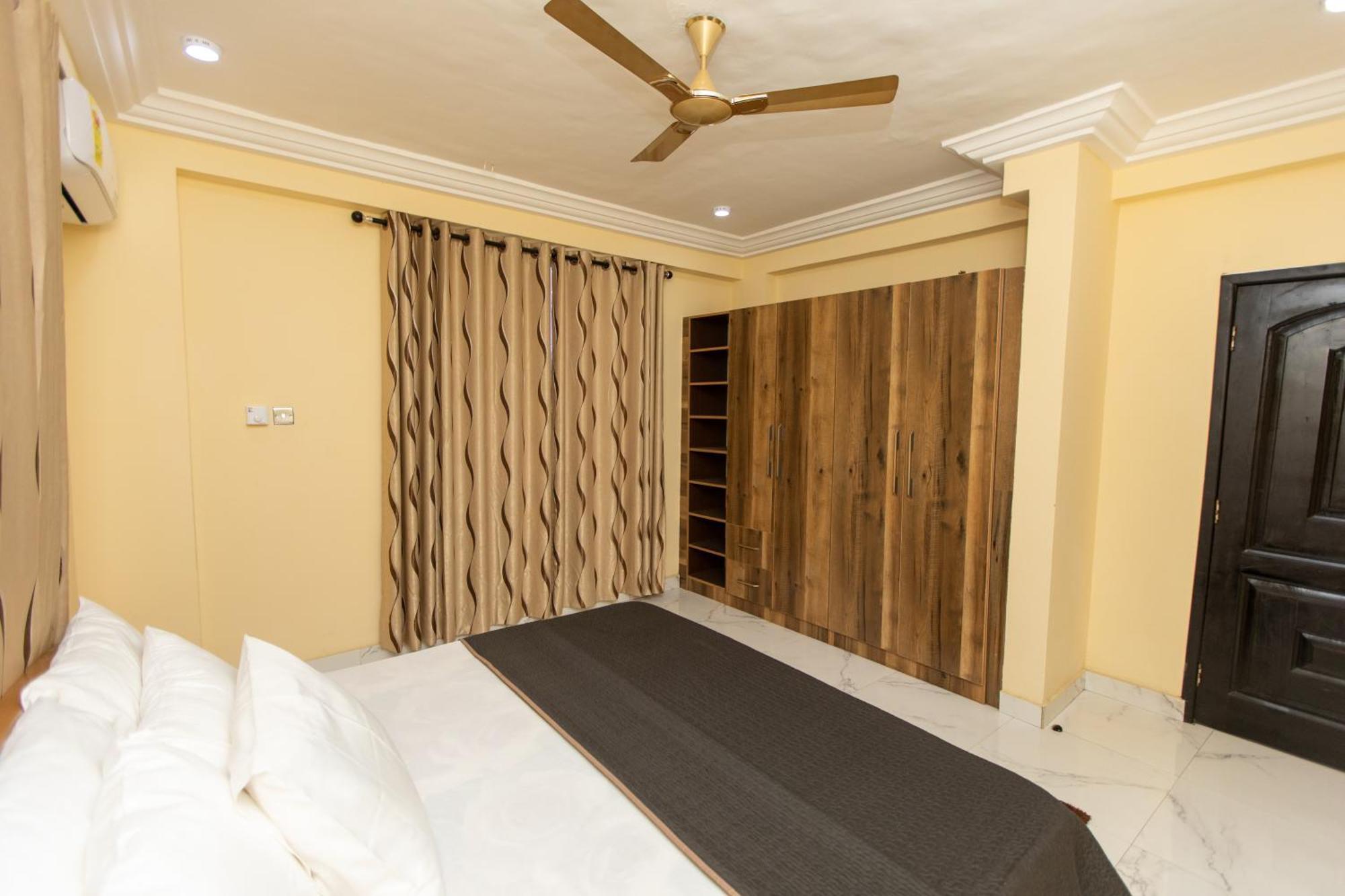 Washington Apartments - Just 25Mins Drive From The Airport Kwashieman Екстериор снимка