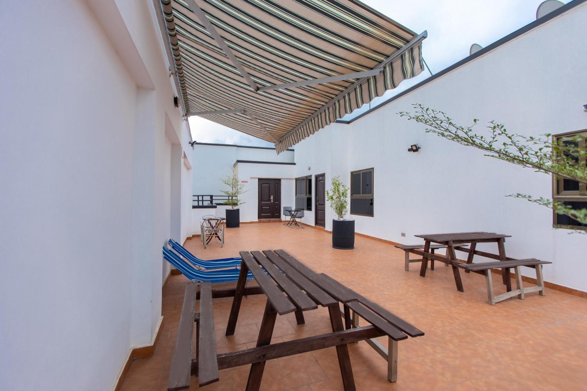 Washington Apartments - Just 25Mins Drive From The Airport Kwashieman Екстериор снимка